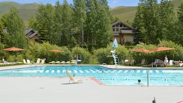 Piscine extérieure