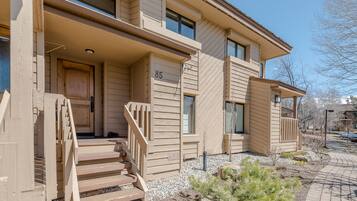 Condo, 2 Bedrooms | Exterior