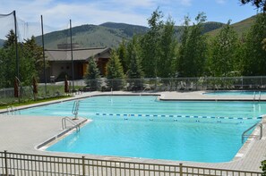 Piscine extérieure