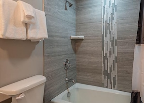 Condo, 3 Bedrooms | Bathroom | Towels