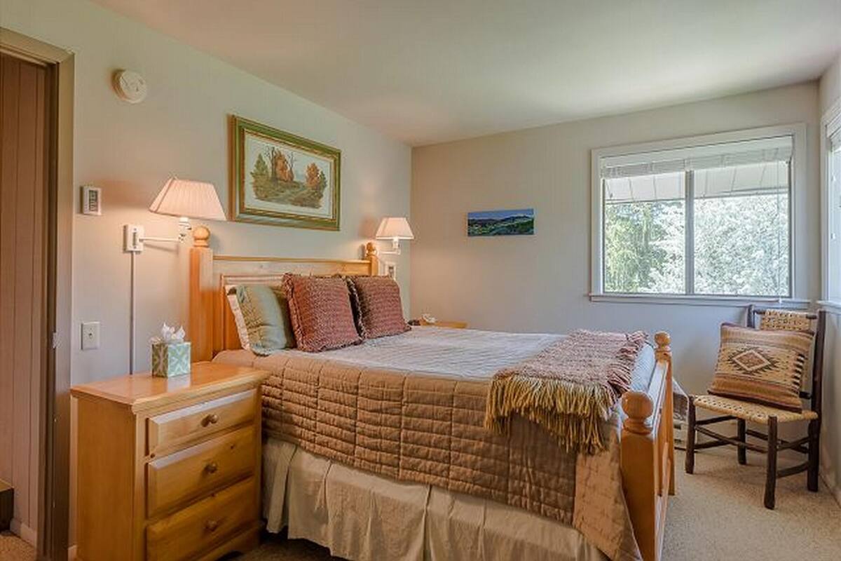 Condo, 2 Bedrooms