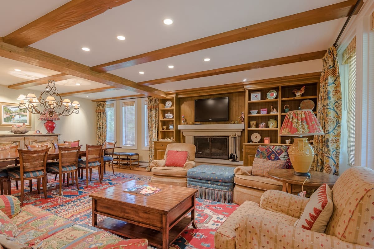 Condo, 2 Bedrooms | Living room