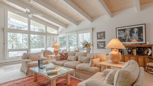 Unclassified image, 3 of 43, button - Saddle Road Home 104 by Alpine Lodging Sun Valley (Sun Valley)
