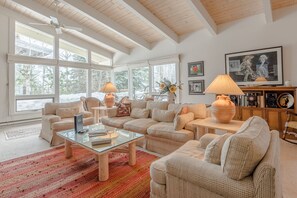 House, 2 Bedrooms | Living room - Saddle Road Home 104 by Alpine Lodging Sun Valley (Sun Valley)