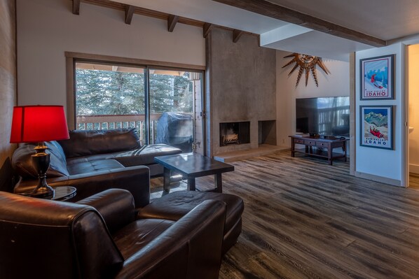Condo, 3 Bedrooms | Living room - Snowcreek Condominiums by Alpine Lodging Sun Valley (Sun Valley)
