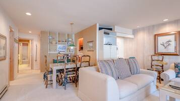 Condo, 3 Bedrooms | Living room