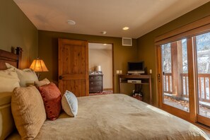 Townhome, 3 Bedrooms | 3 bedrooms, individually decorated, individually furnished - Skiview Townhome 3C by Alpine Lodging Sun Valley (Ketchum)