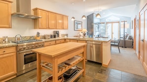 Condo, 3 quartos | Cozinha privada | Cooktop