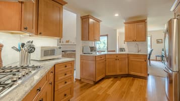 Appart'hÎtel, 4 chambres | Cuisine privée | Plaque de cuisson