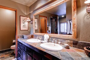 Bathroom - Summit Condominiums by Alpine Lodging Sun Valley (Sun Valley)