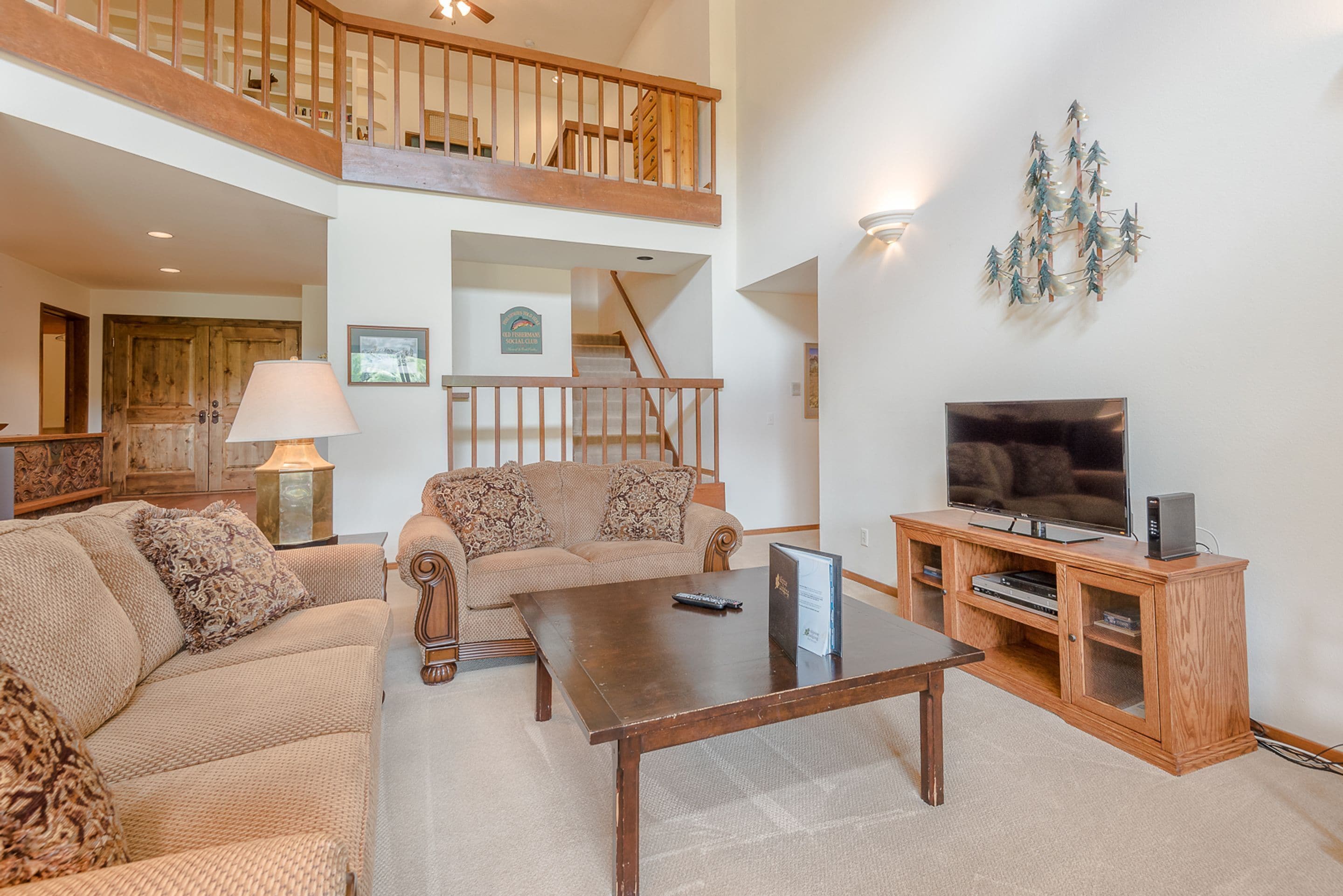 Condo, 4 Bedrooms | Living room