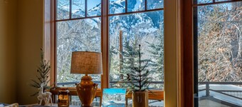 Trail Creek Crossings Condo C204 by Alpine Lodging Sun Valley