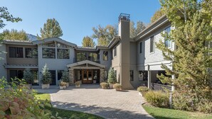 Condo, 2 Bedrooms | Exterior
