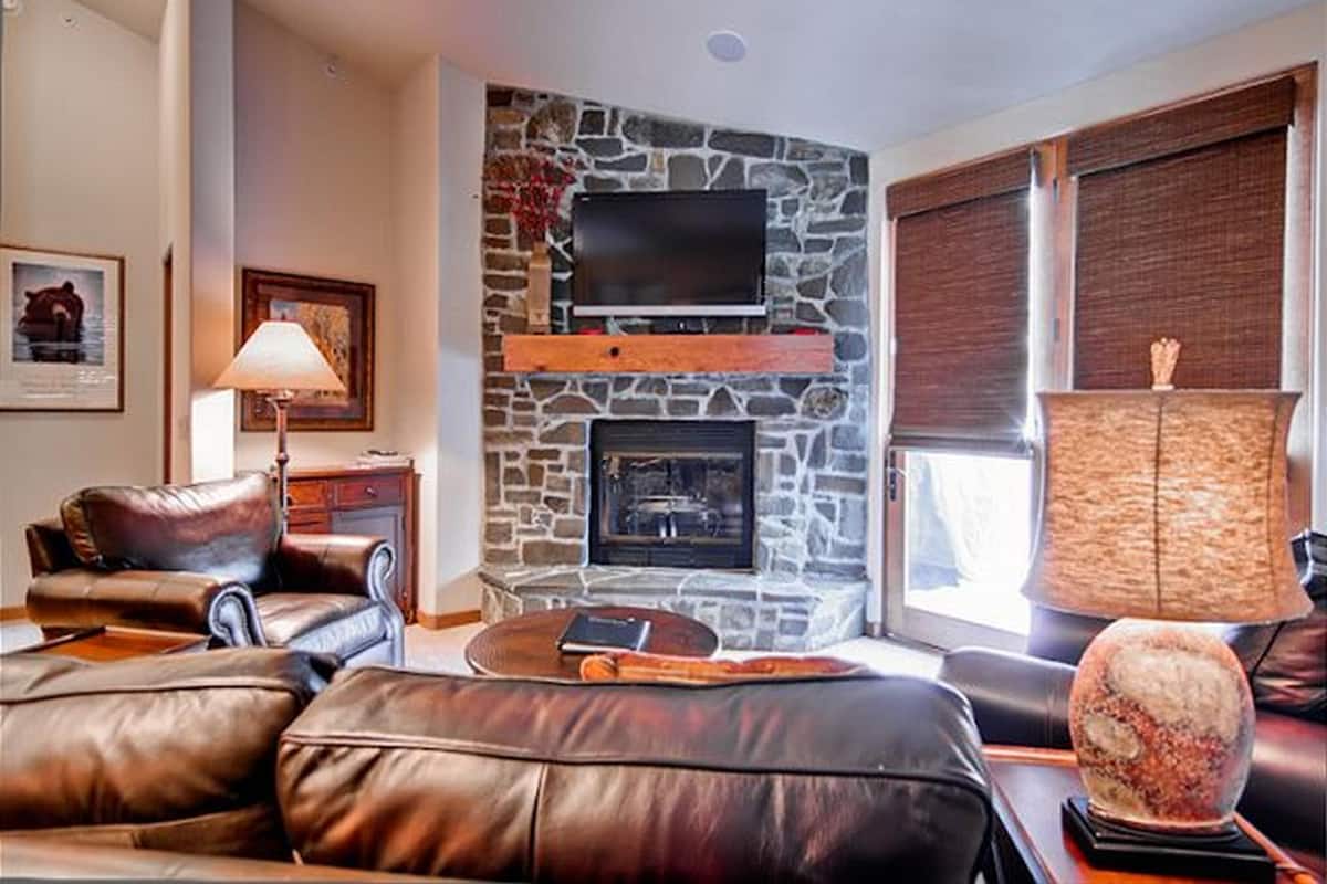 Condo, 2 Bedrooms | Living room
