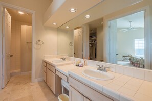 Pientalo, 3 makuuhuonetta | Kylpyhuone