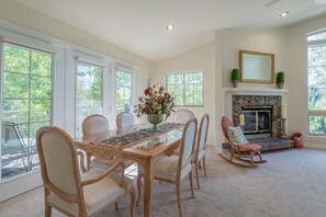 Townhome, 3 Bedrooms | Private kitchen