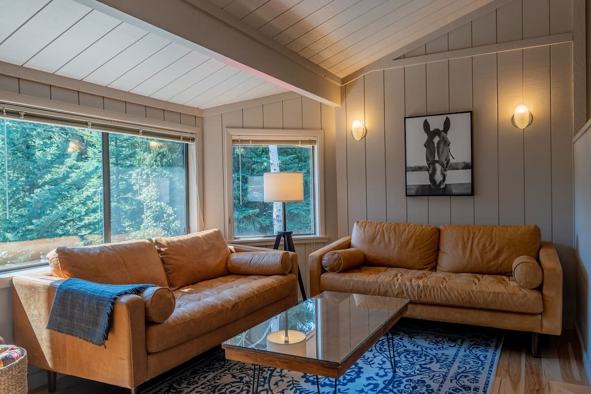 Condo, 1 Bedroom | Living room