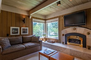 Interior - Villager Condominiums by Alpine Lodging Sun Valley (Sun Valley)