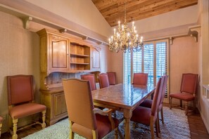 Dining - Wildflower Condominiums by Alpine Lodging Sun Valley (Sun Valley)