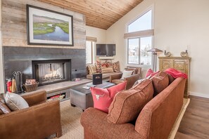 Living room - Wildflower Condominiums by Alpine Lodging Sun Valley (Sun Valley)