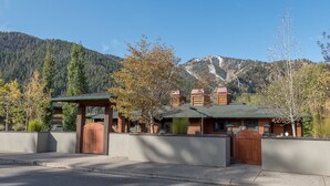 Unclassified image, 4 of 41, button - Westridge Condominiums by Alpine Lodging Sun Valley (Ketchum)