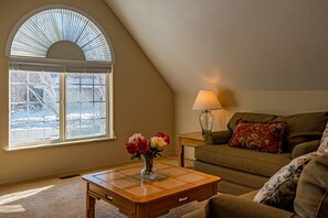 House, 3 Bedrooms | Living room - Yeager Home Elkhorn by Alpine Lodging Sun Valley (Sun Valley)