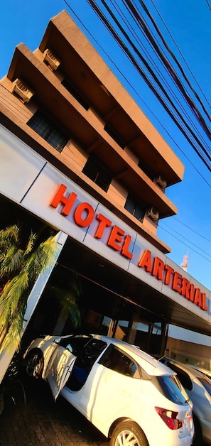 Front of property - Hotel Arterial (Foz do Iguaçu)
