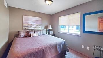 2 Schlafzimmer, BĂŒgeleisen/BĂŒgelbrett, kostenloses WLAN, BettwĂ€sche