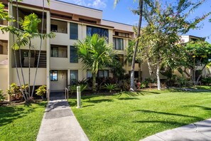 Condo, Multiple Beds, Ocean View (Keauhou Kona Surf & Racquet Club #1-1) | Exterior