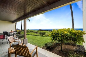 Bloc d'apartaments, diversos llits, vistes a l'oceà (Keauhou Kona Surf & Racquet Club #1-1) | Servei de restauració a l'aire lliure