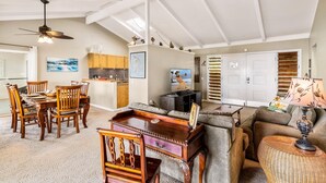House, Multiple Beds (Kona Sunset House at Walua) | Living room - Kona Sunset House at Walua (Kailua-Kona)