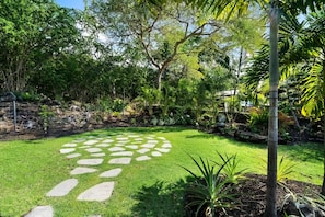 House, Multiple Beds (Surf Temple Cottage) | Property grounds - Surf Temple Cottage (Kailua-Kona)