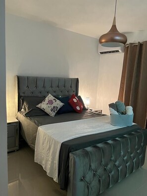 3 bedrooms, WiFi, bed sheets - Residencial Mediterráneo III (Santiago De Los Caballeros)