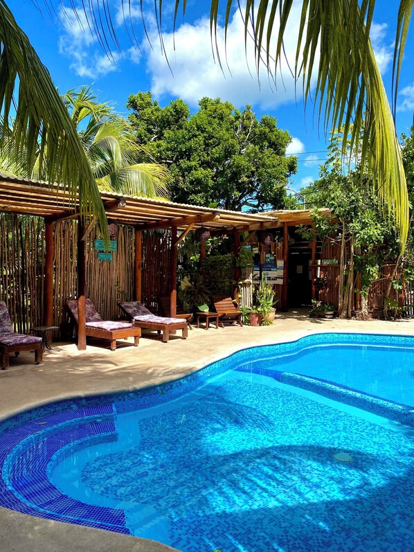 Outdoor pool - Manatí, 1 Block from the lake, private pool & Wifi (Bacalar)