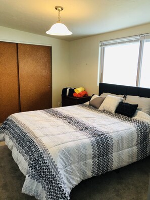 2 chambres, bureau, Wi-Fi gratuit, draps fournis