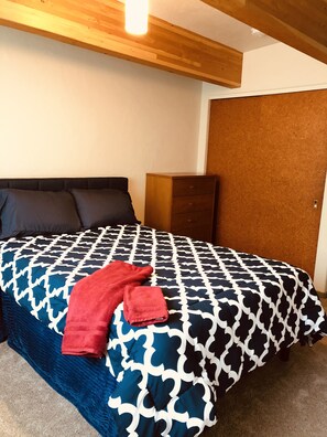 2 bedrooms, desk, free WiFi, bed sheets