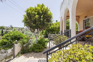 Garden - Harmony Country House-Live in the Nature (Archanes-Asterousia)