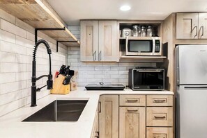 Refrigerador, microondas, horno y lavavajillas 