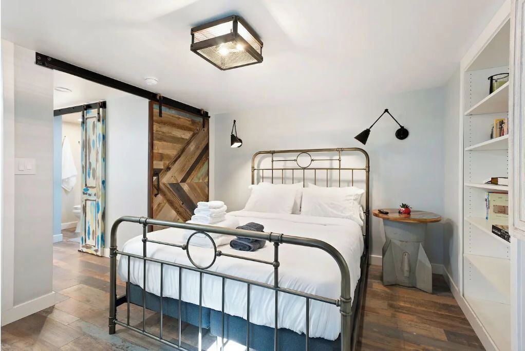 1 bedroom, travel cot, free WiFi, bed sheets