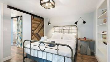 1 bedroom, travel cot, free WiFi, bed sheets