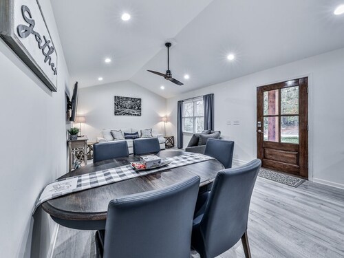 Fully Renovated Ranch Home 1/2 mi from Charming downtown Ball Ground