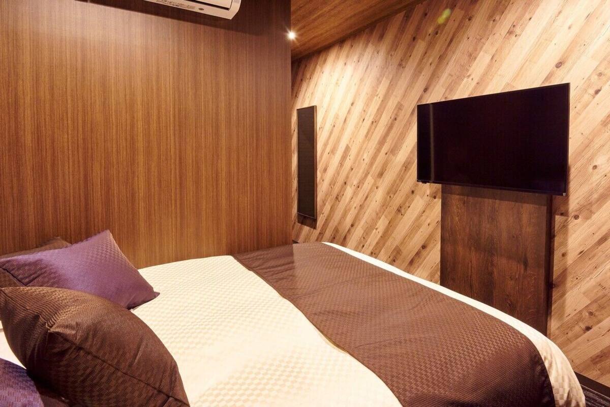 ตู้นิรภัยในห้องพัก, โต๊ะทำงาน, Wi-Fi ฟรี, ผ้าปูที่นอน