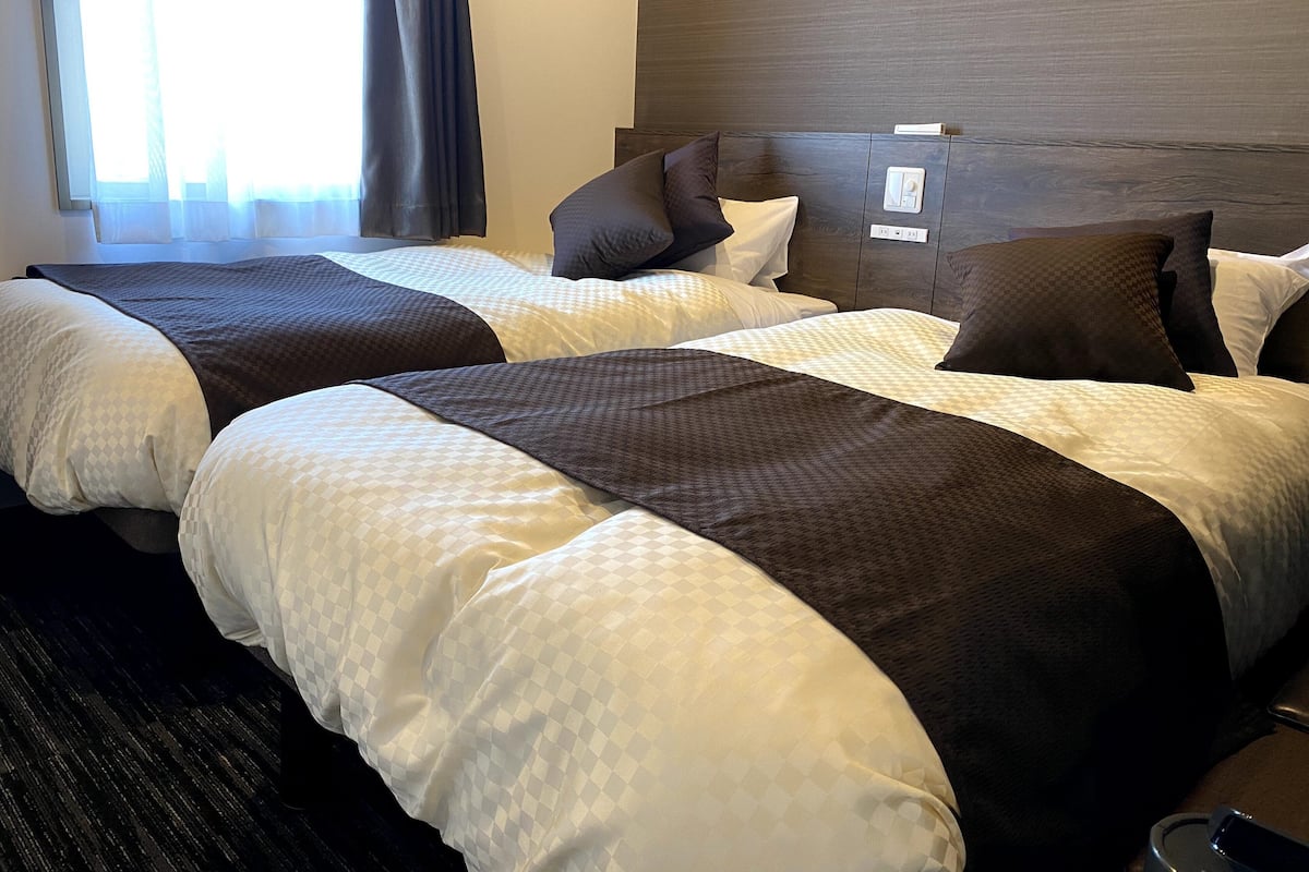 ห้องทวิน, ปลอดบุหรี่ | ตู้นิรภัยในห้องพัก, โต๊ะทำงาน, Wi-Fi ฟรี, ผ้าปูที่นอน