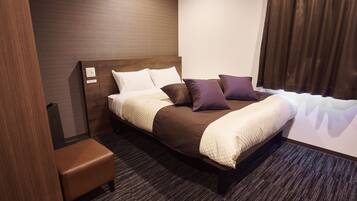 Double Room, Accessible, Non Smoking | In-room safe, desk, free WiFi, bed sheets