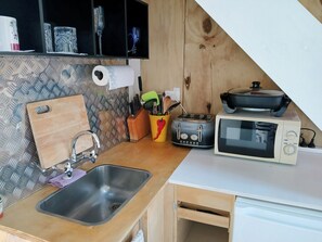 Fridge, microwave, coffee/tea maker, electric kettle