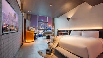 1 bedroom, premium bedding, in-room safe, desk