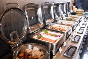 Frokostbuffé hver dag (mot et tillegg)