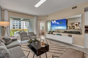 TV - The Secret to Enjoying the Best Orlando Holiday while Staying on Storey Lake Resort (Orlando)