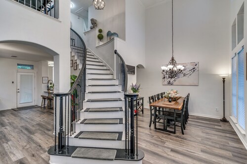 Sweet Escape Homes: Great for Large Families - Beautifully Remodeled