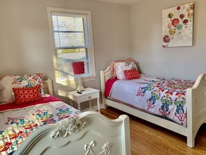 3 makuuhuonetta, silitysrauta/-lauta, Wi-Fi, vuodevaatteet